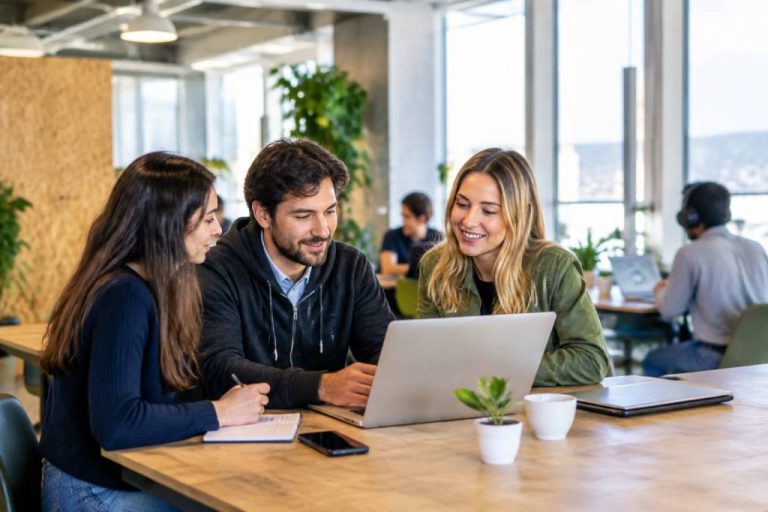 French Tech et écosystème startup à Marseille : quels secteurs recrutent et où sont les incubateurs