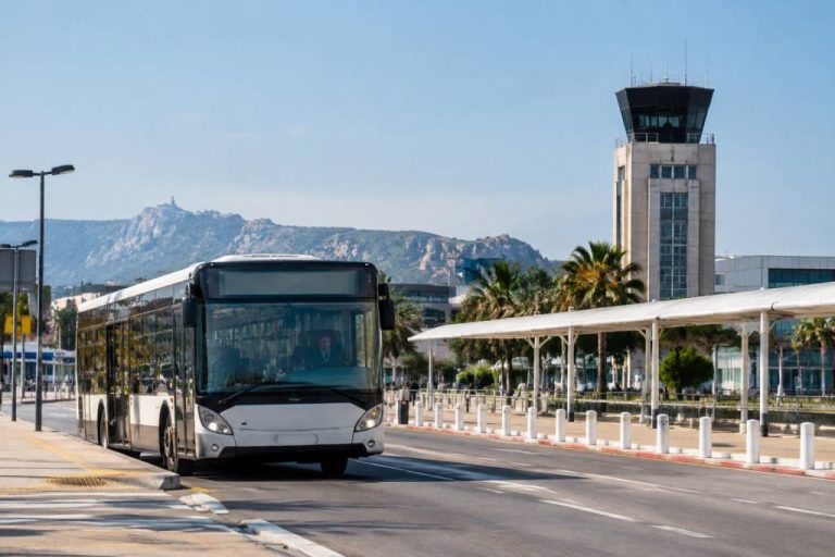 Aéroport Marseille-Provence : comment rejoindre le centre-ville en navette, bus ou train